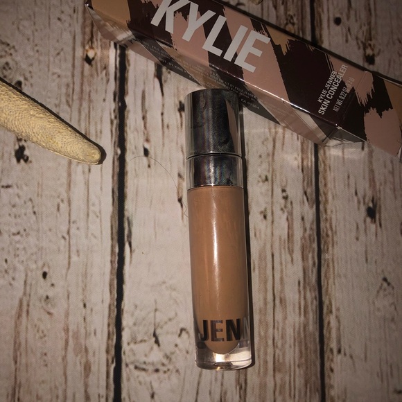 Kylie Cosmetics Other - Kylie Cosmsetics Skin Concealer -Like 🆕 -tried 1x